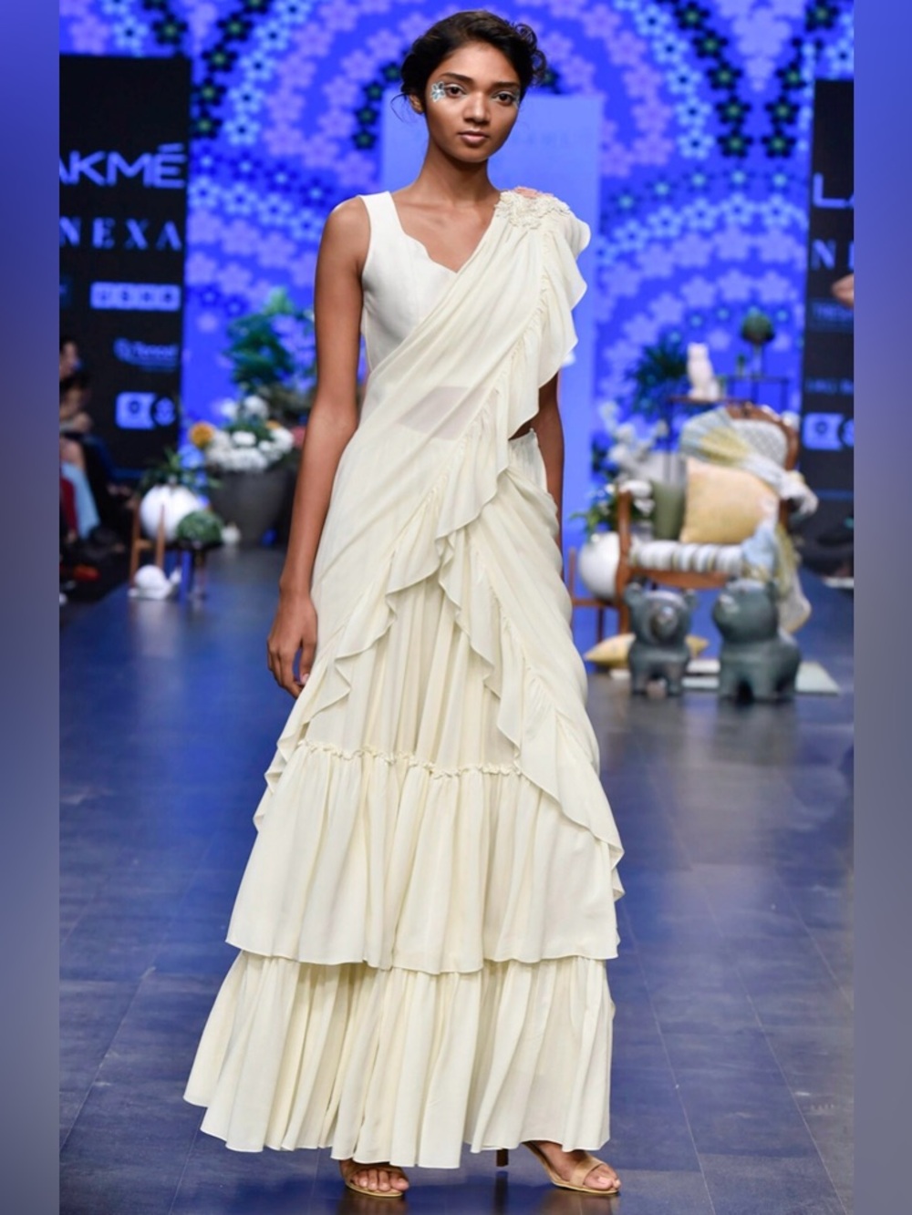 VARUN BAHL Ivory Double Georgette Pre-Stitched Saree Set